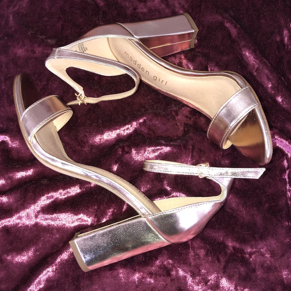 NWOT Steve Madden Rose-Gold Heels